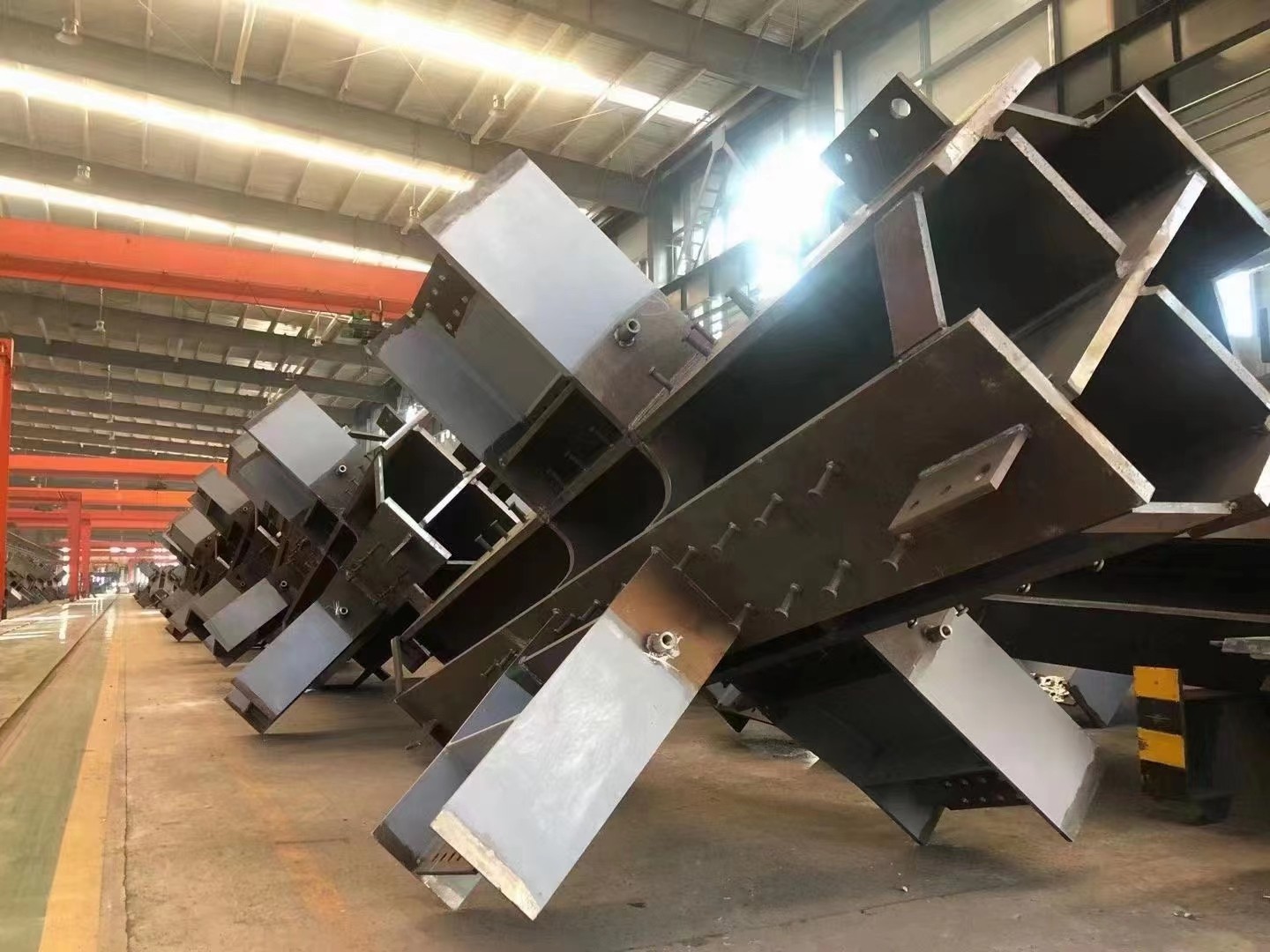 鋼構件加工，熱電廠，露天煤棚，網架設計，網架施工，網架工程，層鋼構建筑、辦公樓、體育館、幼兒園教學樓、小學教學樓、學校教學樓，出口網架，網架源頭廠家
