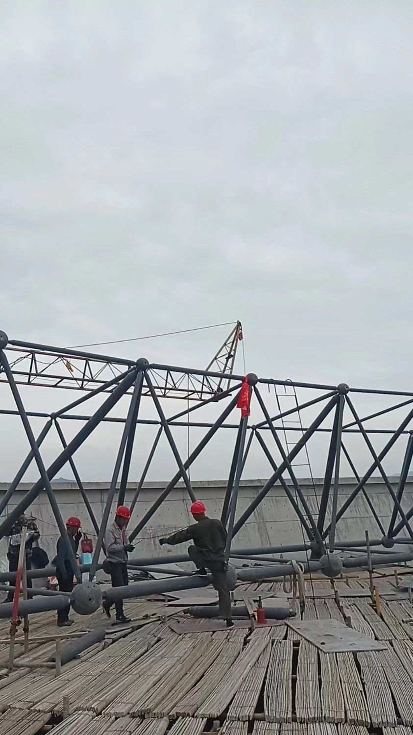 山東華中重鋼工程案例——甘肅定西職業(yè)學院體育館順利起步